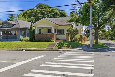 Welcome to this spacious 4-bedroom, 1-bath home offering 2,202 - photo 2