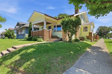 Welcome to this spacious 4-bedroom, 1-bath home offering 2,202 - photo 3