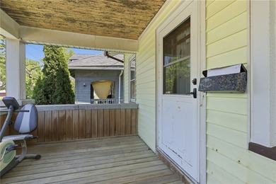 Welcome to this spacious 4-bedroom, 1-bath home offering 2,202 - photo 4