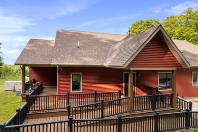 With a commanding overlook of Sturgeon Bay, Cecil Bay, the