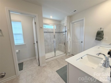 Stunning Waterfront Living on Lake Norman! This 2-year-old - photo 22