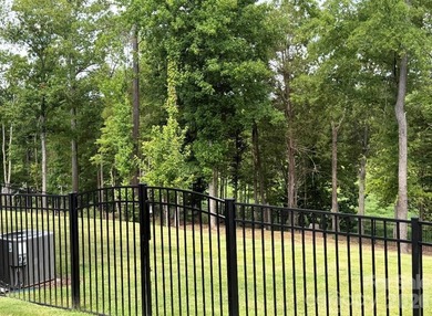 Stunning Waterfront Living on Lake Norman! This 2-year-old - photo 31