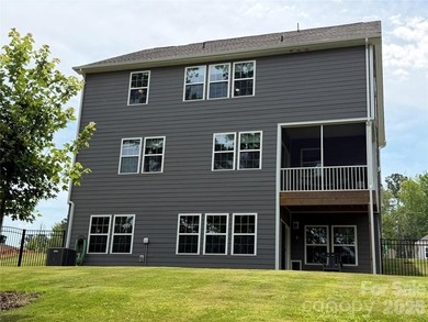 Stunning Waterfront Living on Lake Norman! This 2-year-old - photo 32