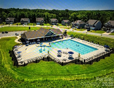 Stunning Waterfront Living on Lake Norman! This 2-year-old - photo 35
