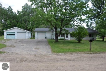 Houghton Lake Home For Sale in Roscommon Michigan