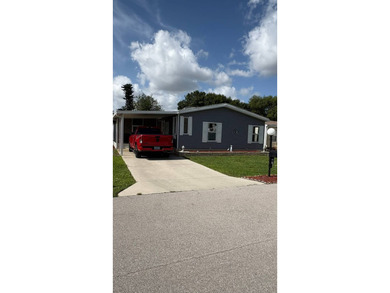 Move right into this beautifully updated 2-bedroom, 2-bath - photo 2