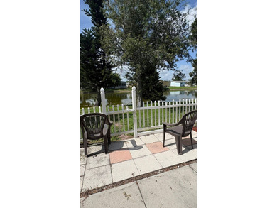 Move right into this beautifully updated 2-bedroom, 2-bath - photo 3