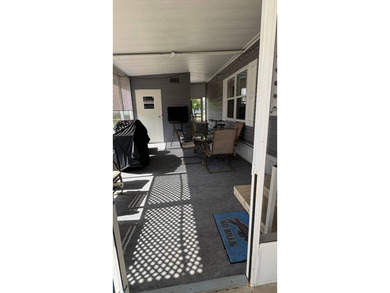 Move right into this beautifully updated 2-bedroom, 2-bath - photo 6
