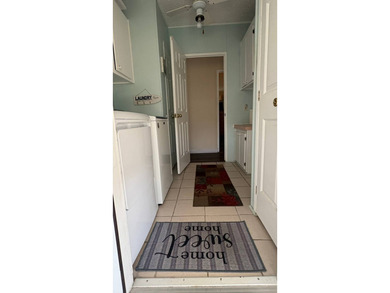 Move right into this beautifully updated 2-bedroom, 2-bath - photo 8