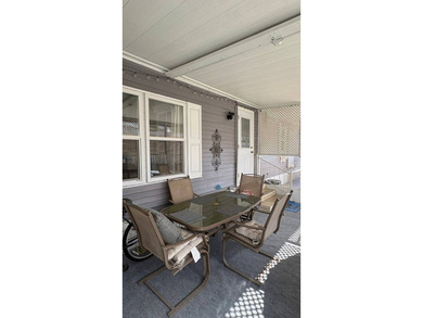 Move right into this beautifully updated 2-bedroom, 2-bath - photo 9