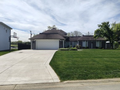 Lake Home For Sale in Hinsdale, Illinois