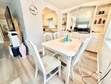 Welcome to Maplewood Estates, one of the area's most desirable - photo 8