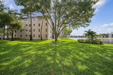 (private lake, pond, creek) Condo For Sale in Delray Beach Florida