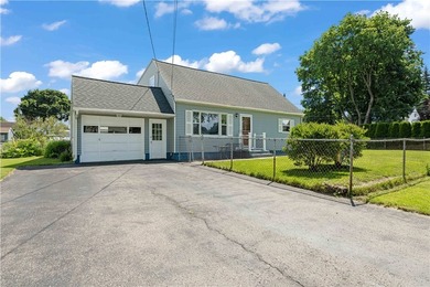 Welcome Home to a spacious 4-Bedroom on a Prime Corner Lot - photo 2