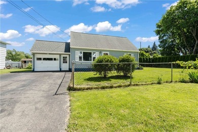 Welcome Home to a spacious 4-Bedroom on a Prime Corner Lot - photo 3