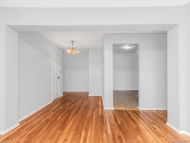 Sun-Drenched Sophistication Near Van Cortlandt Park Stop renting - photo 7