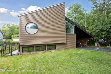 Lake Home Sale Pending in Haslett, Michigan