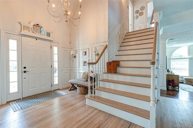 Move right into this spectacular 4 BR, 2.5 BA colonial in the - photo 3
