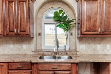 Set in Kings Crossing, one of the area's most sought after - photo 14