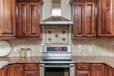 Set in Kings Crossing, one of the area's most sought after - photo 15