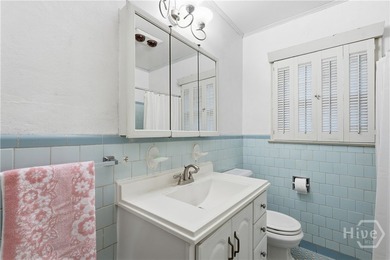 Spacious 3 bedroom 1.5 bath brick home with wood floors in - photo 15