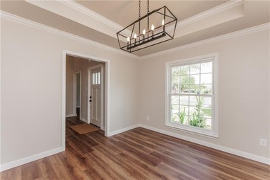 Set in Kings Crossing, one of the area's most sought after - photo 19