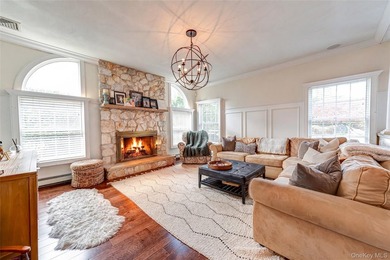 Move right into this spectacular 4 BR, 2.5 BA colonial in the - photo 9