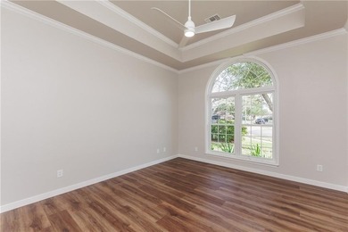 Set in Kings Crossing, one of the area's most sought after - photo 20