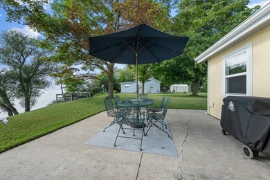 Year-round Lake Winnebago cottage with 70' of frontage on a 0 - photo 20