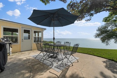 Year-round Lake Winnebago cottage with 70' of frontage on a 0 - photo 21