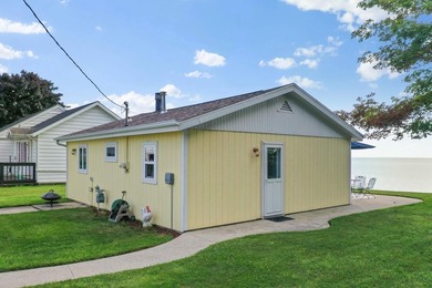 Year-round Lake Winnebago cottage with 70' of frontage on a 0 - photo 22