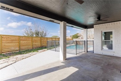 Set in Kings Crossing, one of the area's most sought after - photo 26