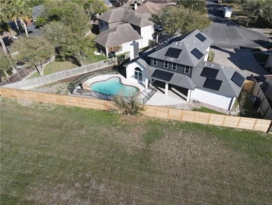 Set in Kings Crossing, one of the area's most sought after - photo 33