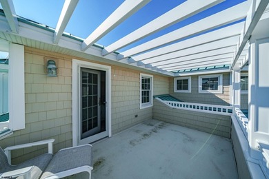 Spanning over 3,600 sqft, 407 E Atlantic Blvd offers 4 bedrooms - photo 33