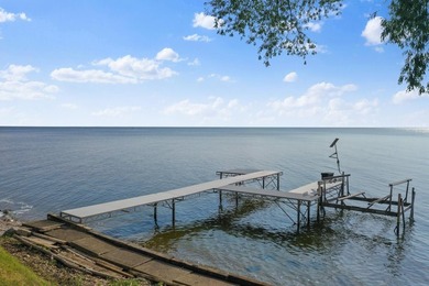 Year-round Lake Winnebago cottage with 70' of frontage on a 0 - photo 37