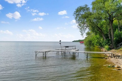 Year-round Lake Winnebago cottage with 70' of frontage on a 0 - photo 38