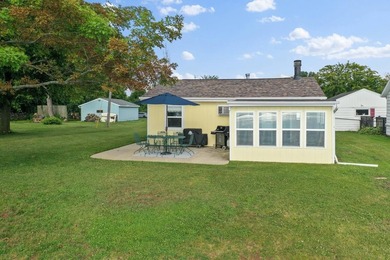 Year-round Lake Winnebago cottage with 70' of frontage on a 0 - photo 40