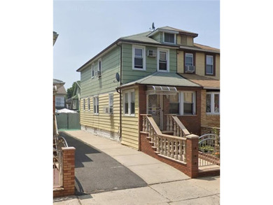 This beautiful semi-attached 3-bedroom duplex in the heart of - photo 2