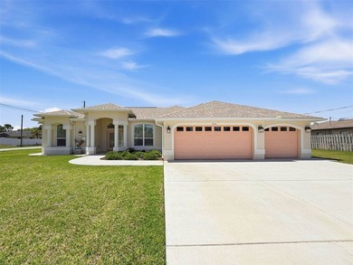 JUST REDUCED!!!This custom-built single-family residence - photo 5