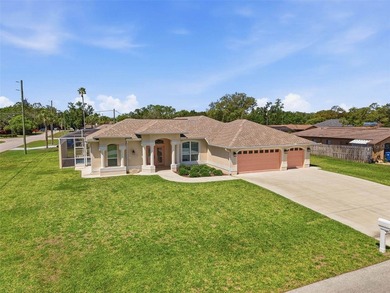 JUST REDUCED!!!This custom-built single-family residence - photo 6