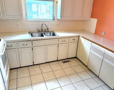 GREAT DOUBLEWIDE HOME for the price. Lovely 2 brm and one and a - photo 3