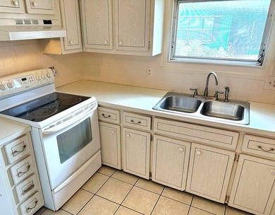 GREAT DOUBLEWIDE HOME for the price. Lovely 2 brm and one and a - photo 4