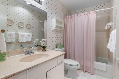Discover the charm of this inviting 3-bedroom, 2-bathroom home - photo 26