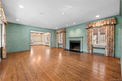 Welcome to 2 Hickory Hill, a classic expanded cape ideally - photo 4