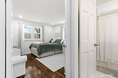 Updated Home in Prime Norwalk Location! This beautifully - photo 15