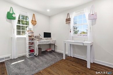 Updated Home in Prime Norwalk Location! This beautifully - photo 17