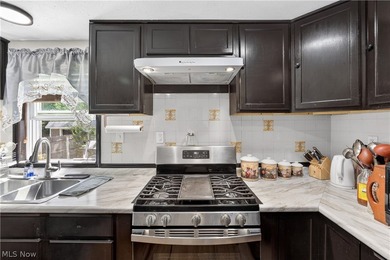 Welcome to this spacious 4-bedroom, 2-bath colonial offering - photo 19