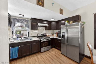 Welcome to this spacious 4-bedroom, 2-bath colonial offering - photo 20