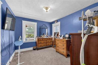 Welcome to this spacious 4-bedroom, 2-bath colonial offering - photo 21