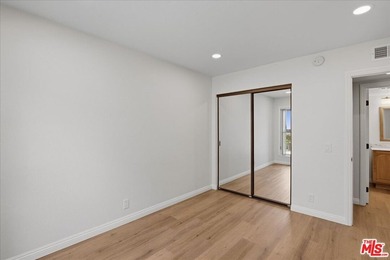 Live on the 8th Hole Fully Remodeled Luxury Condo Golf Course - photo 22